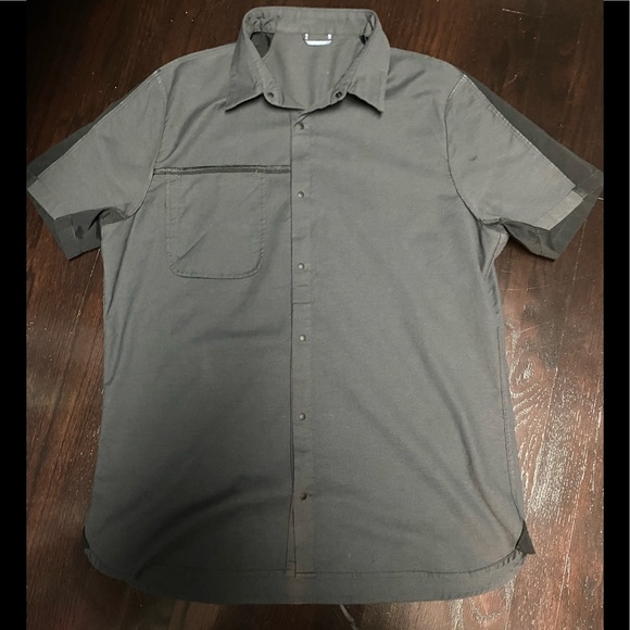 lululemon athletica Other - Lululemon button down gray and black shirt size L